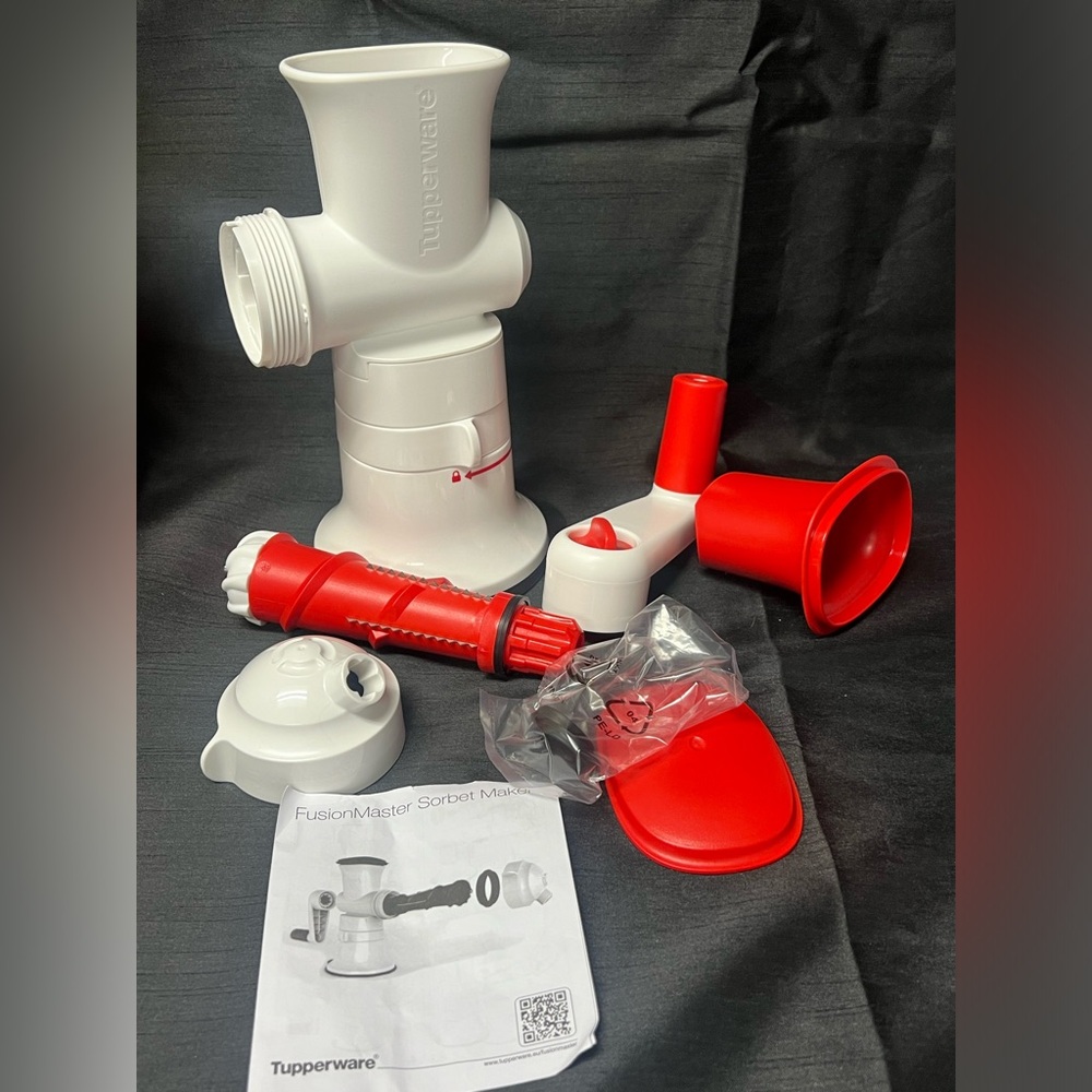 Tupperware Fusion Master Sorbet Maker w/ Master System Base